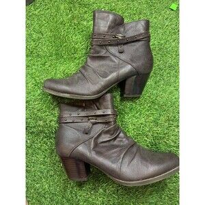 BareTraps Rally Women’s Brown Ankle Boots Block Heel Side Zip Size 10W Wide